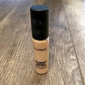 MAC Pro Longwear Concealer NC20